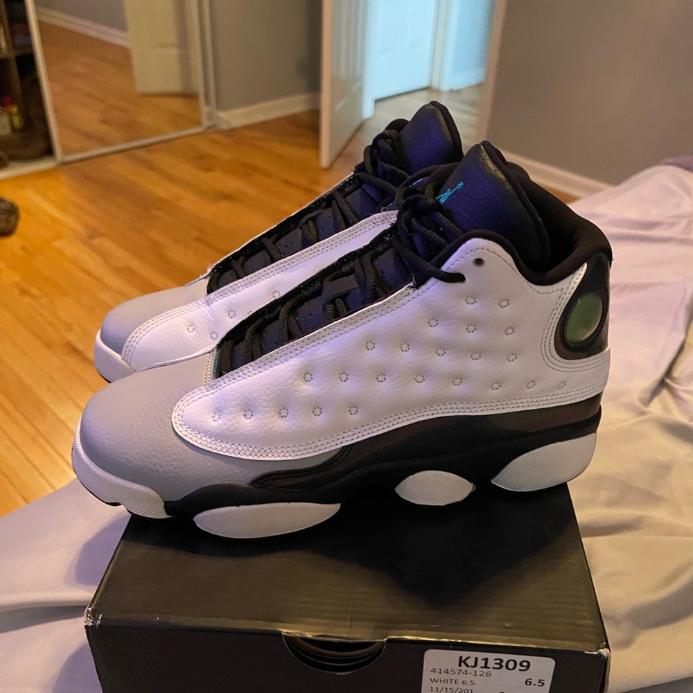 Air Jordan 13 retro BG grey black and white size 6.5